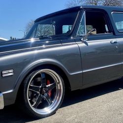 Weld Ventura Staggered 22x8.5 - 22x10-5 With 265/35/22 - 295/30/22 Tires For Obs Or C-10🔥🔥🔥🔥