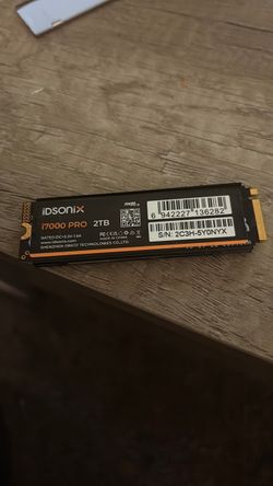 iDSONiX i7000 Pro 2TB NVMe SSD