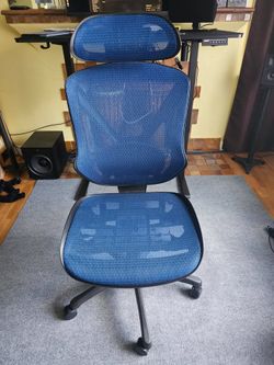 Staples Dexley Ergonomic Mesh Swivel Task Chair