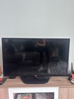 LG 39” LED TV