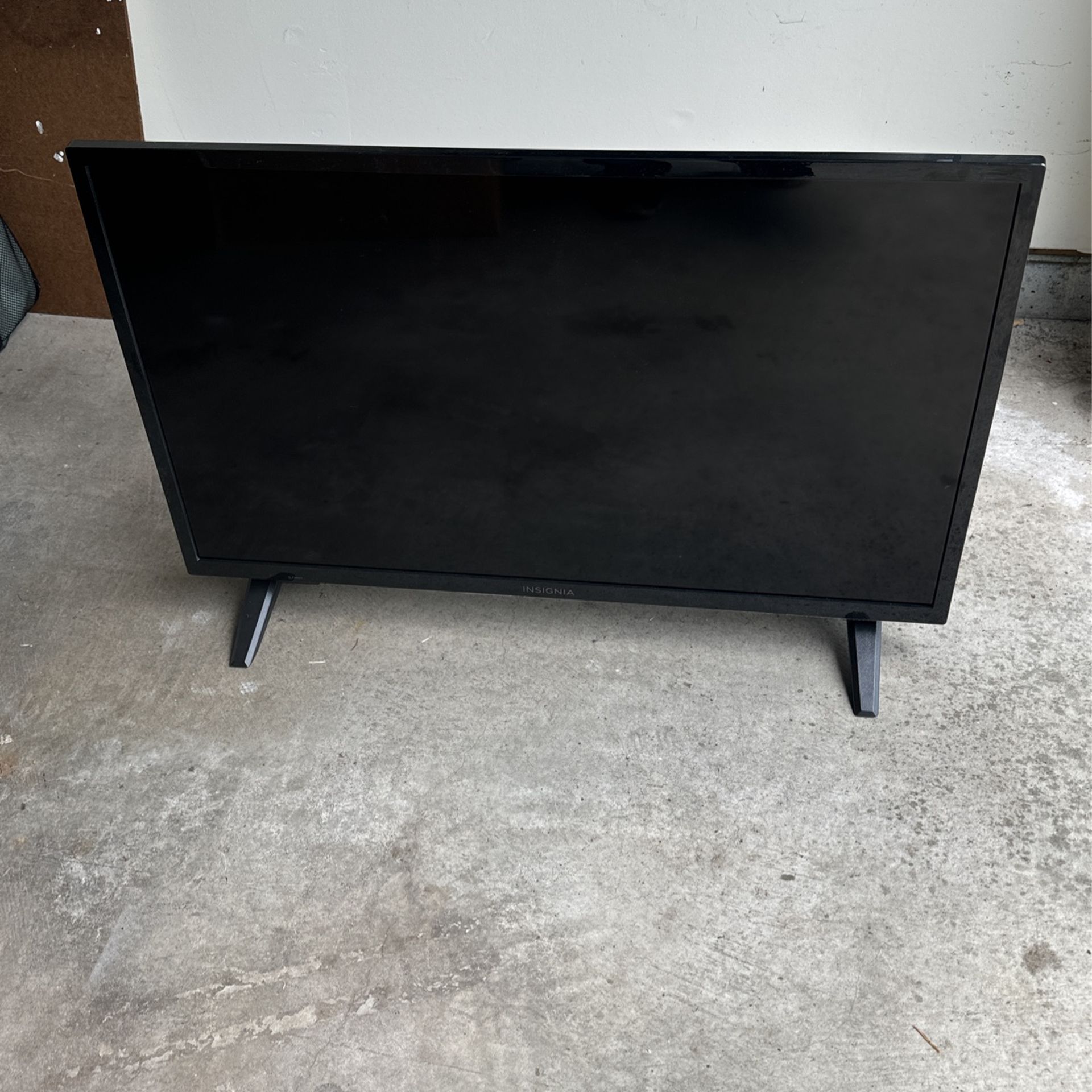 32” Insignia Smart TV