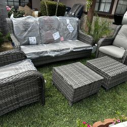 brand new patio set