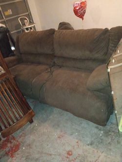 Couch With Electric Recliner Comes With Loveseat