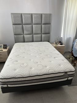 Queen Size Bed And Mattress With Serta Signature