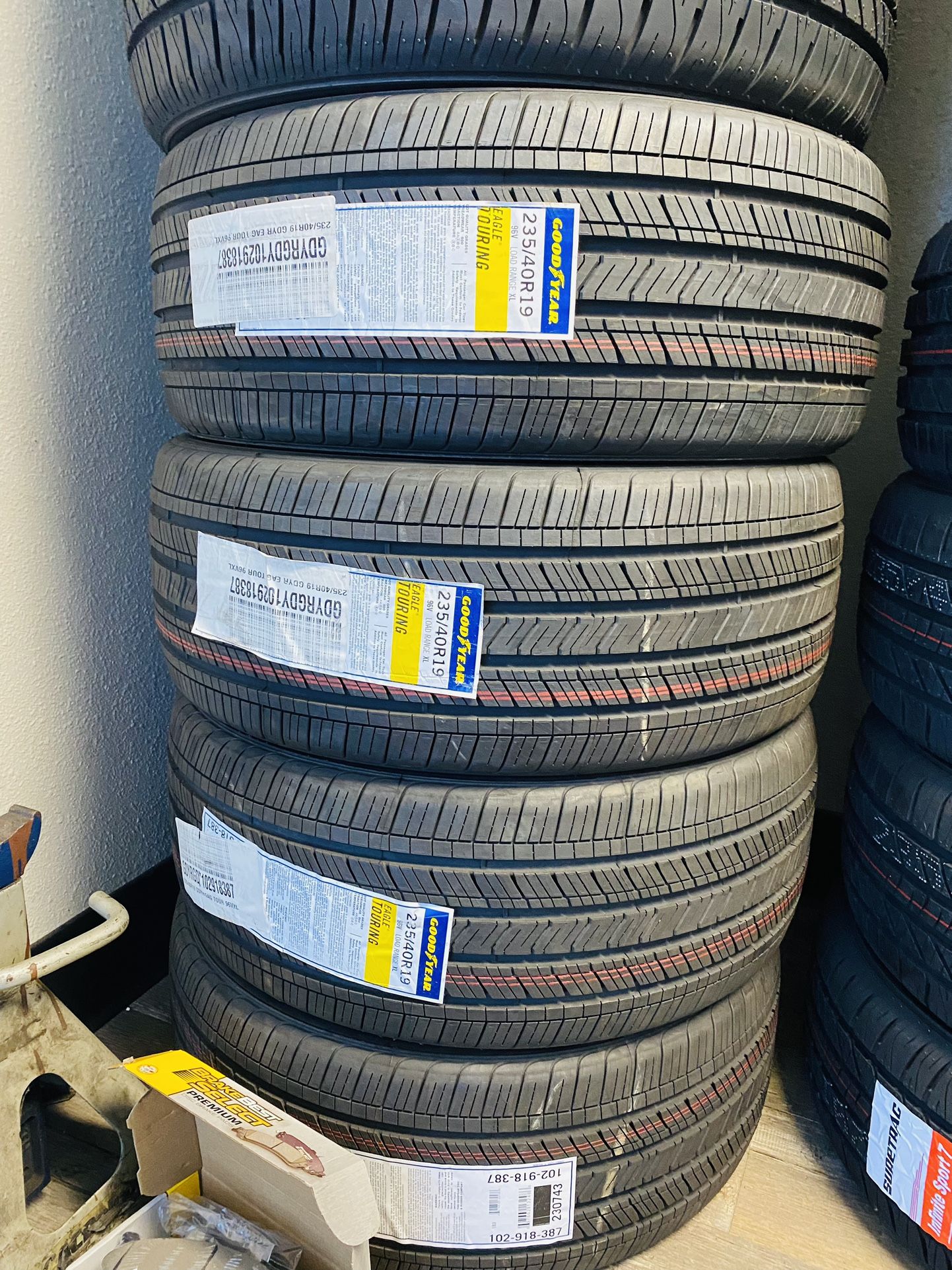 235/40R19 Marca Goodyear Éagle Sport Nuevas Y Garantizadas 