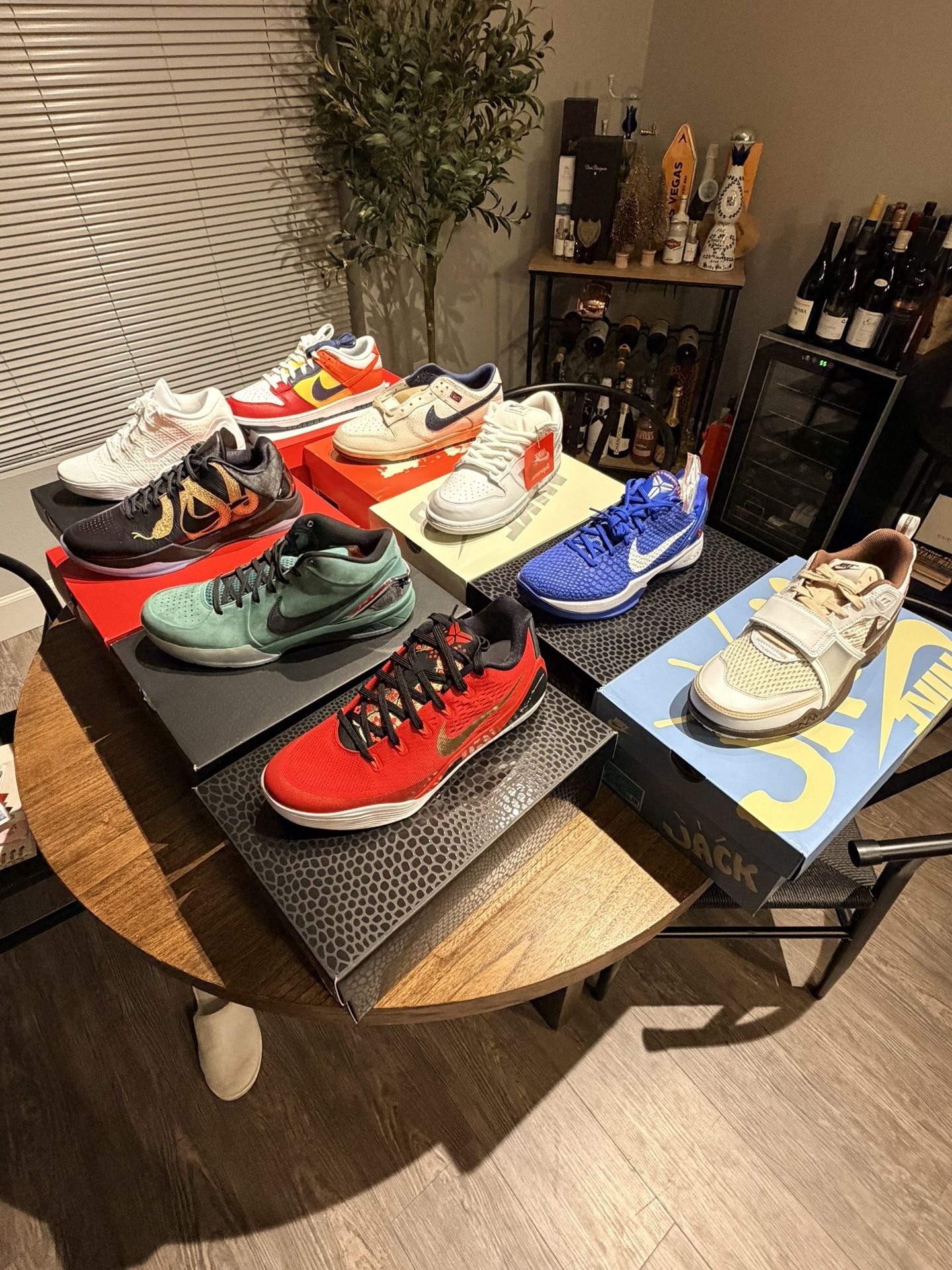 KOBE TRAVIS SCOTT DUNKS MESSAGE FOR PRICING 