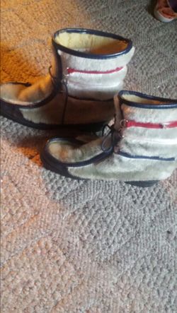 Snow land boots size 8