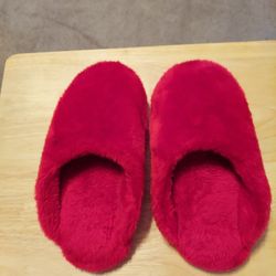 Slippers Size 7/8