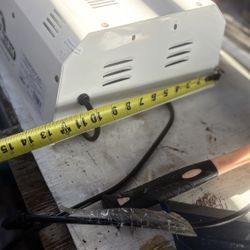 Hydrofarm 250W Grow Light – Complete HID Grow Lamp w/ Reflector & Ballast – Works Great – $45