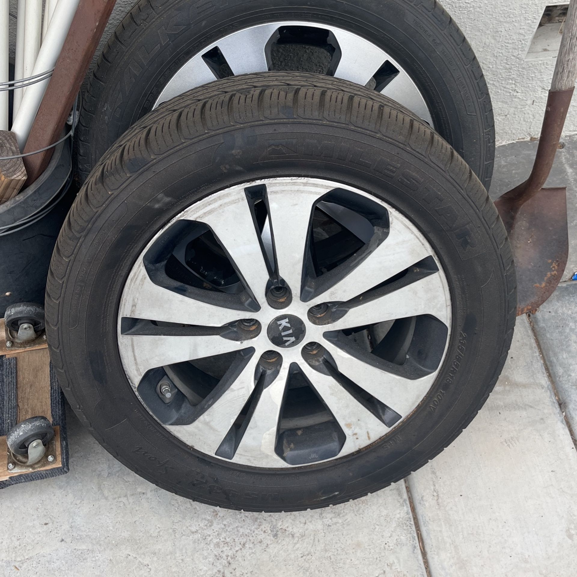 2018 Kia Sportage Wheels 235/55/18 for Sale in Riverside, CA OfferUp