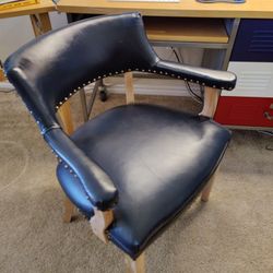 Accent Leather Arm Chair. BLUE. Gorgeous Furniture Piece!