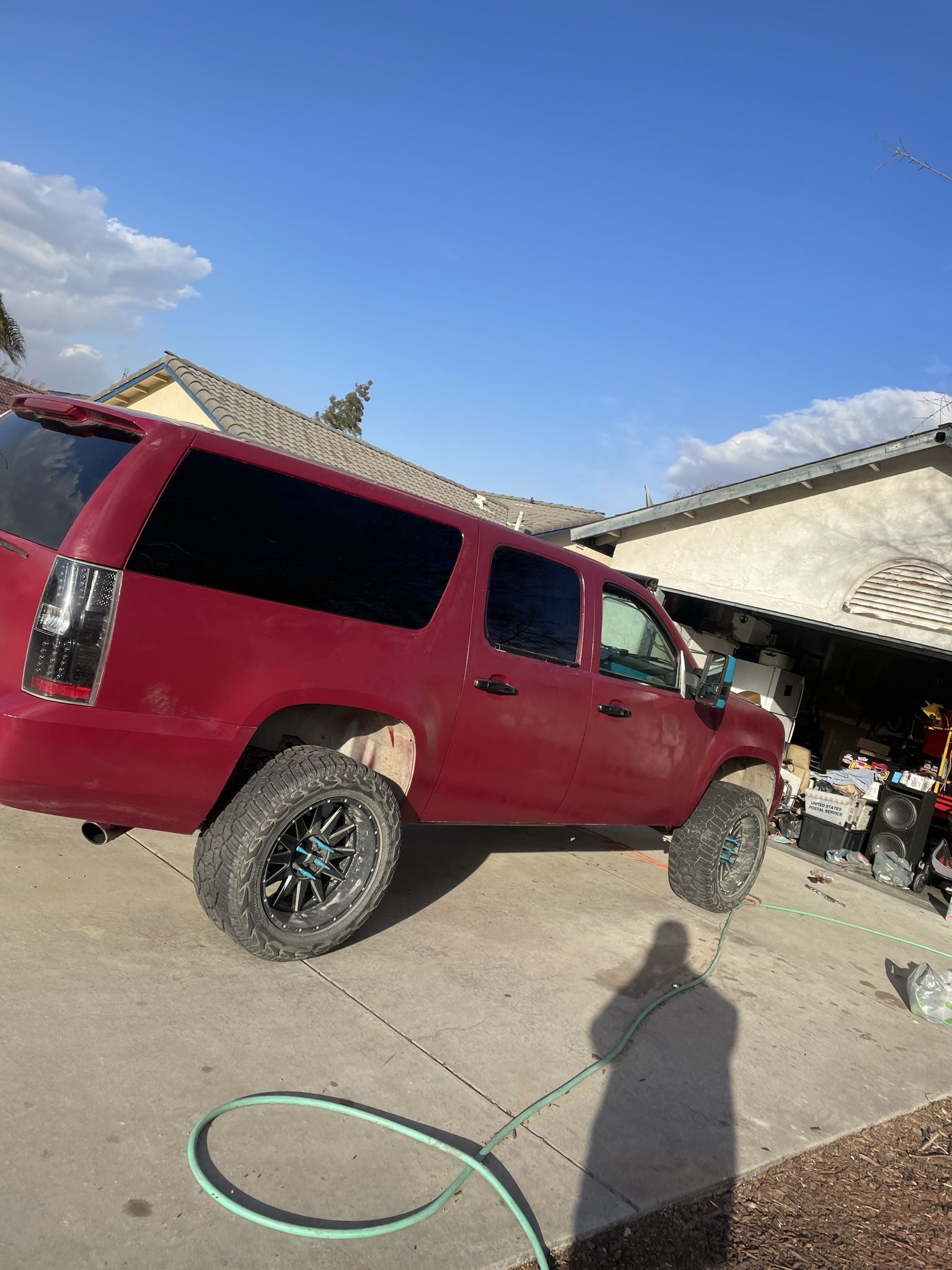 2007 Suburban for Sale in Kerman, CA OfferUp