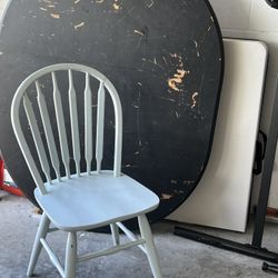 5 Foot Table And 4 Chairs 