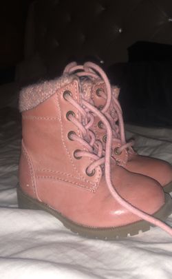 Girl boots