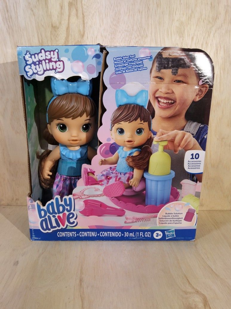 Baby Alive Sudsy Styling Doll, Bubbly Salon Fun w/ Bubbles + Accessories Brown
