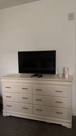 White 6-Drawer Dresser with Gold Handles