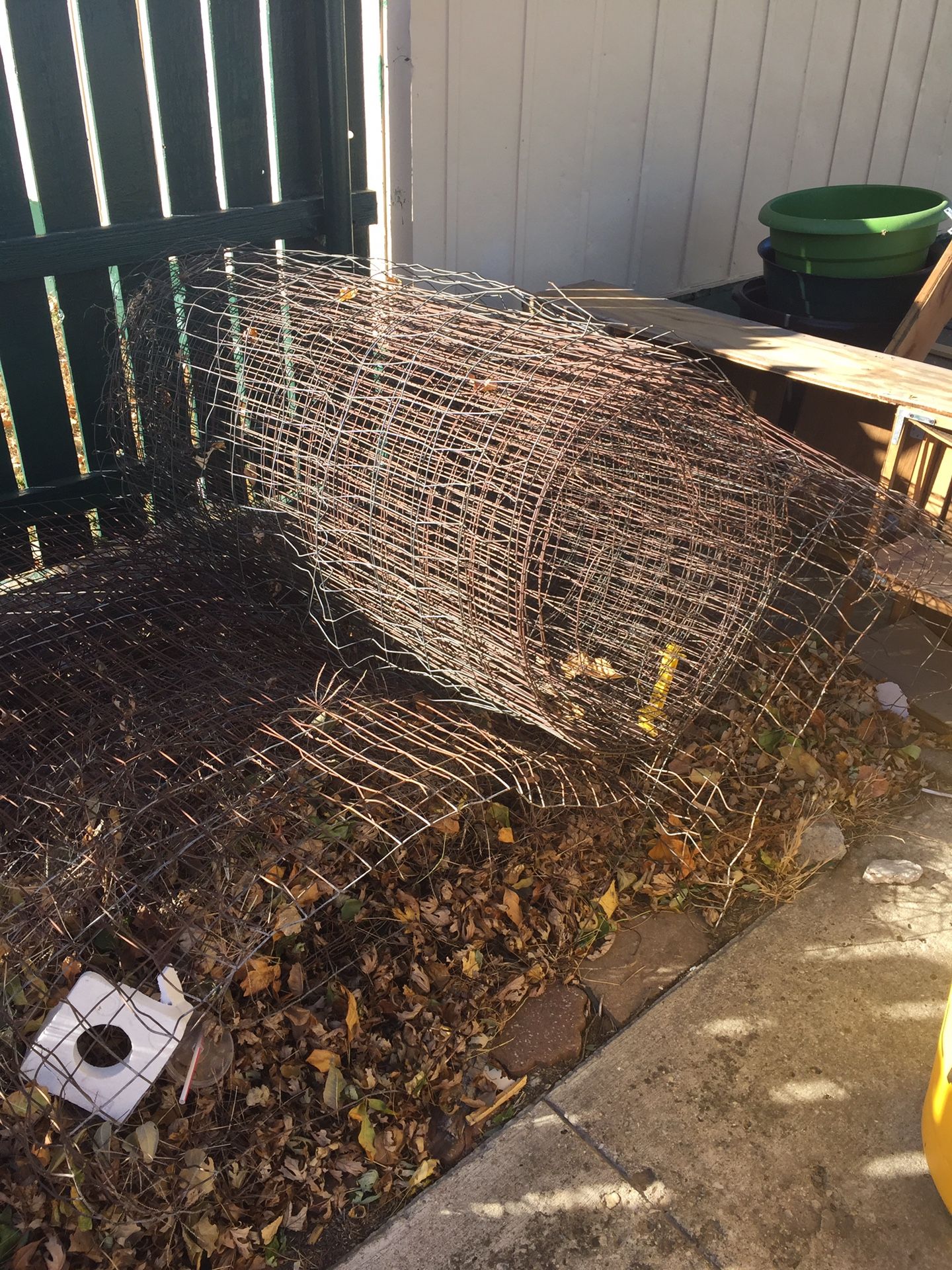 Free Wire fence and Dog house.