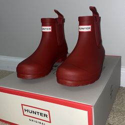 Military Red Chelsea Hunter boots size 6