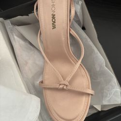 6 1/2 Fashion Nova Heels New 