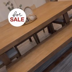 Dinning Table 