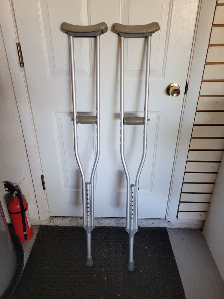 Adult Crutches