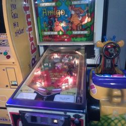 Amigo Pinball Machine
