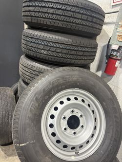 255/70/16 Bridgestone Dueler H/T Tires 