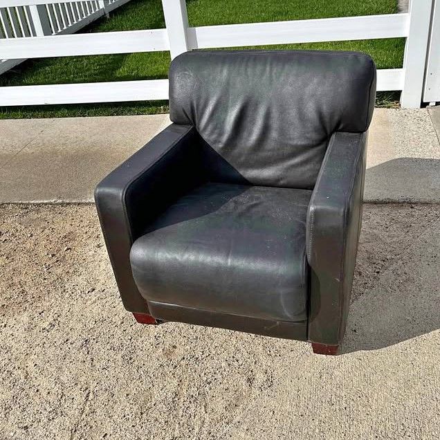 Leather Chair 