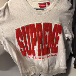 SUPREME CREWNECK