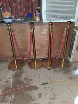 Post and rope stanchion