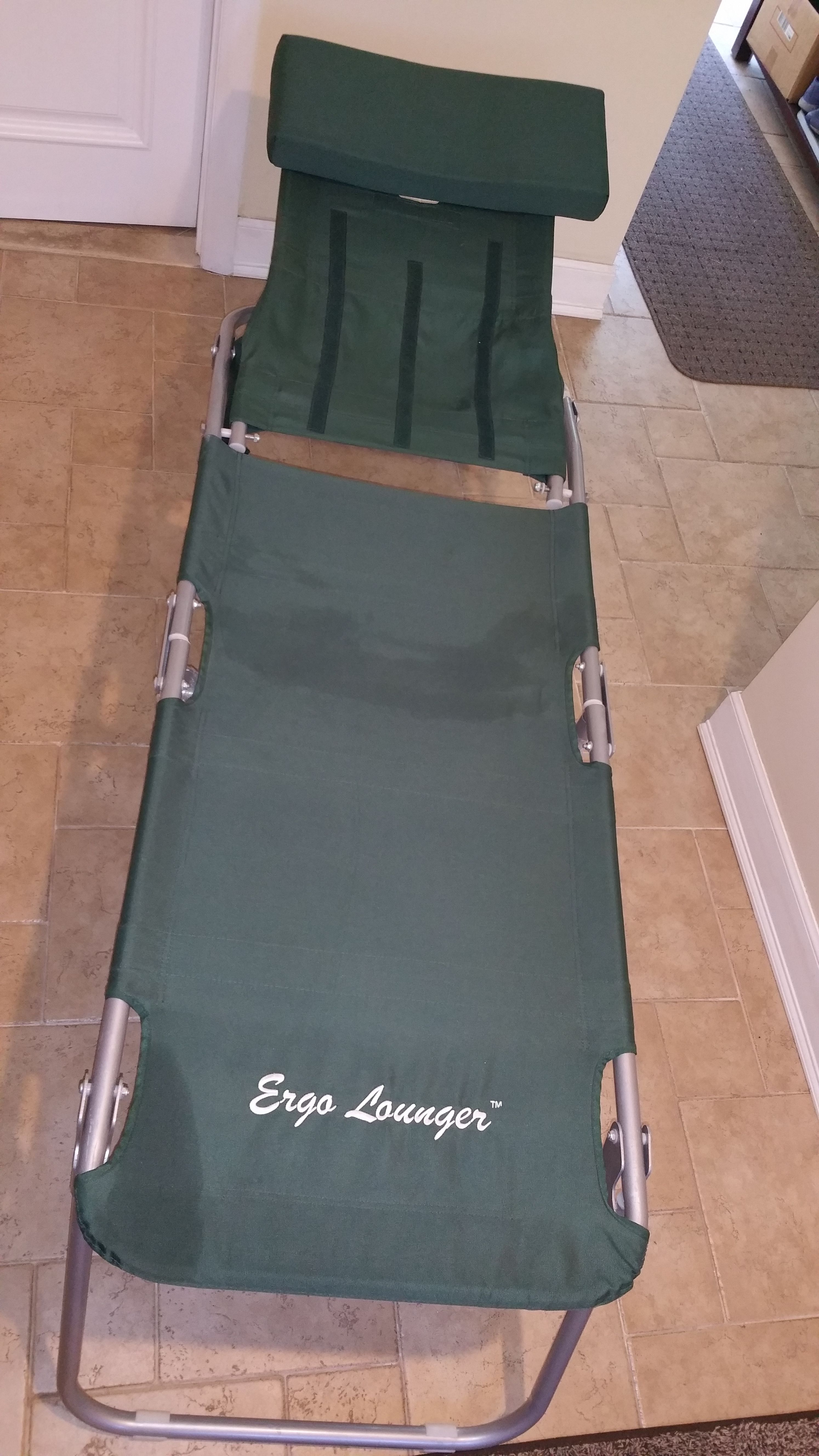 brand new Ergo Lounger Chair Camping cot