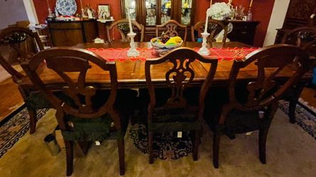 Moving Sale-Henredon Chippendale Dining Table & 8 Chairs