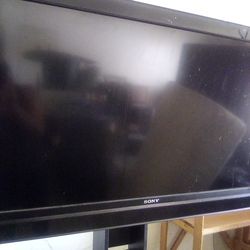 SONY TV Bravia 46" With Stand $45