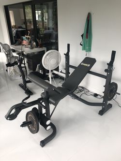 Body Champ Gym Set +2 33LBS weights.