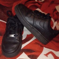 Boys Nike Air Force One Low "Double Black"