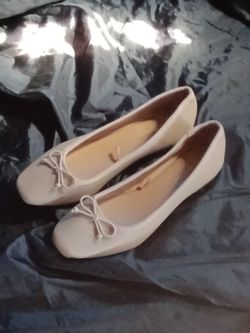 Cream Ballet Flats with Bow Detail