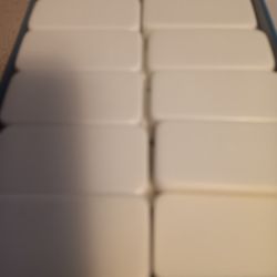 Dominoes 