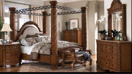 King or Queen bedroom set