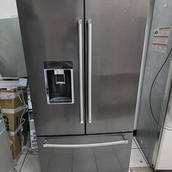 KITCHENAID COUNTER DEPTH BLACK STAINLESS REFRIGERATOR