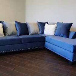 Cindy Blue Velvet Reversible Sectional /couch /Living room set