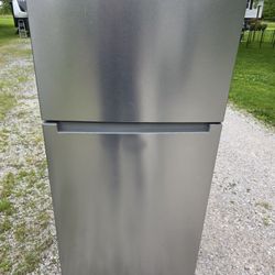 Freezer on top refrigerator on bottom basic stainless steel refrigerator