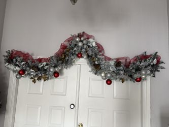 Christmas garland & side tree
