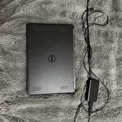 2016 DELL computer w/ charger 