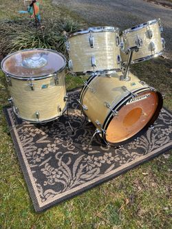 Vintage 3-ply Ludwig Drum Set. 22 bass 18, 14, 13 tomsPickup at kempsville library in Virginia Beach or Bingo City in Yorktown.