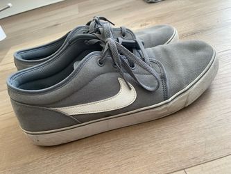 Men’s Nike size 12