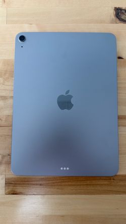 Like New 2025 M3 iPad Air 11” 128GB Wifi with Bundle option.