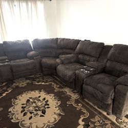 Recliner Sectional 