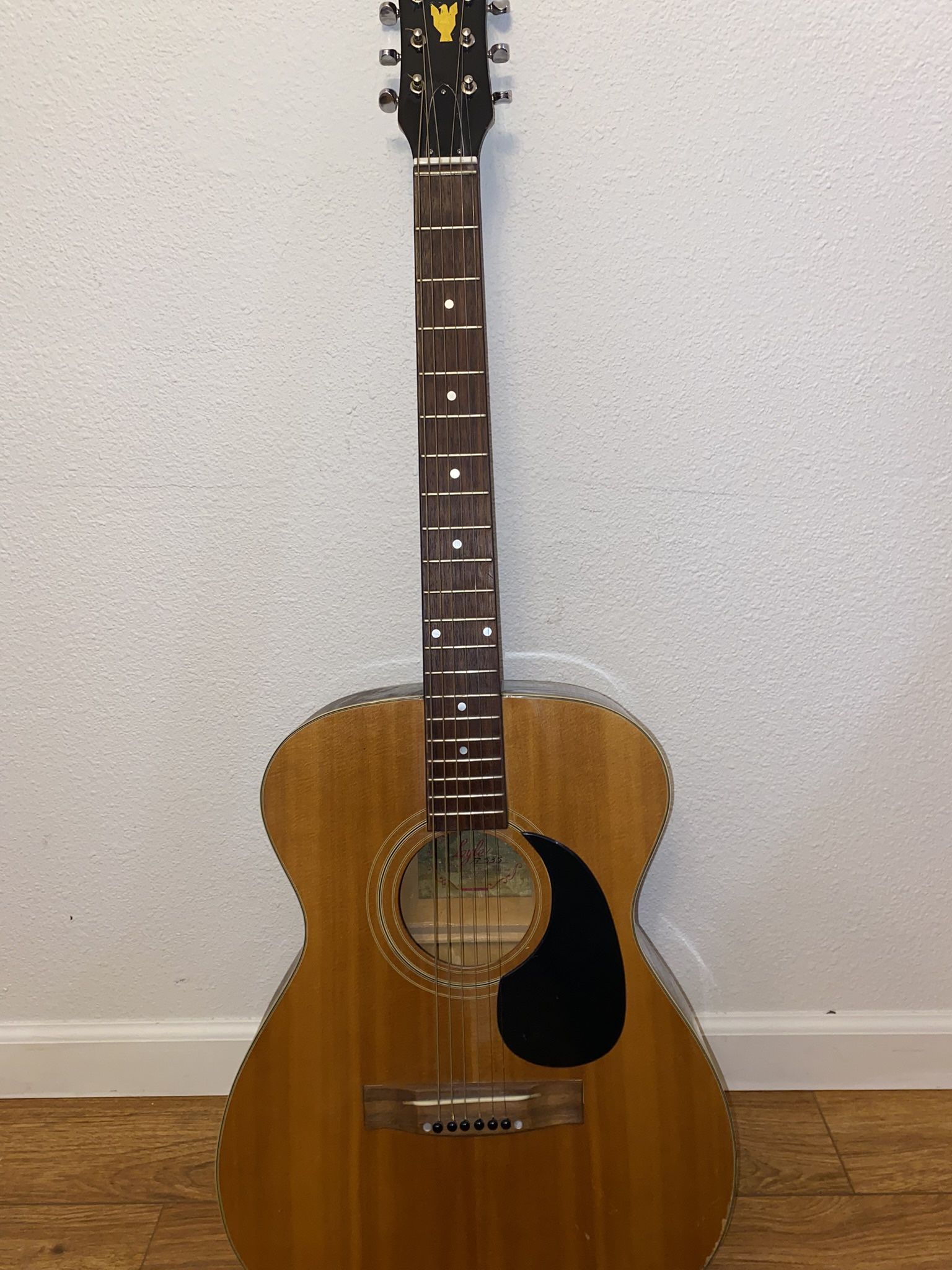 Lyle Guitar