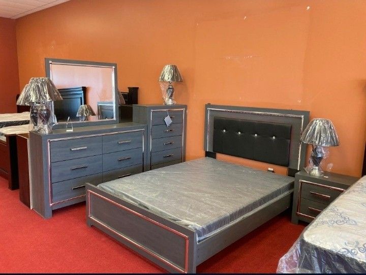 Lodanna Gray 4 Pieces Bedroom Set By ASHLEY