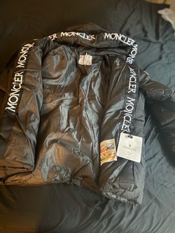 Men’s moncler jacket large